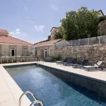 Casa Muralhas Hotel 3*
