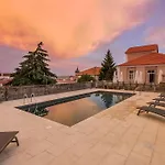Casa Muralhas Hotel 3*