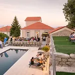 Casa Muralhas Hotel