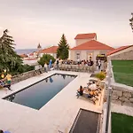 Casa Muralhas Hotel 3*