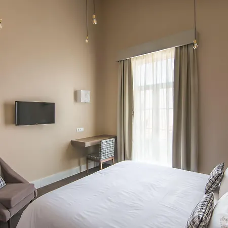 Casa Muralhas 3*