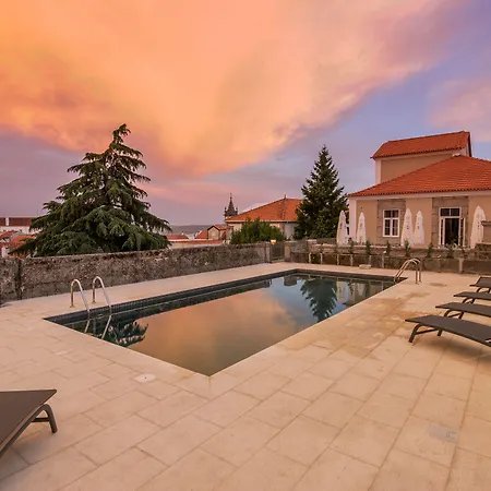 Casa Muralhas מלון 3*