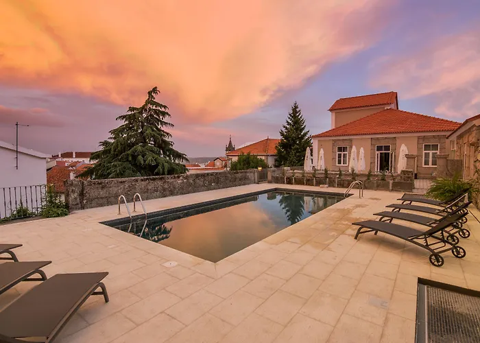 Casa Muralhas فندق 3*