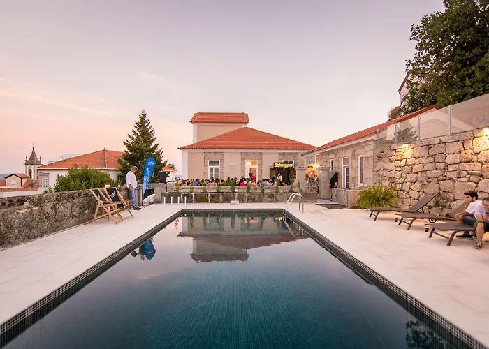 Casa Muralhas 3* كوفيلهَ