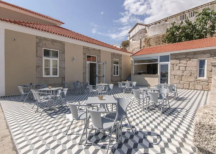 Casa Muralhas فندق كوفيلهَ