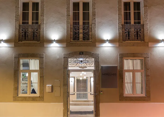 Casa Muralhas كوفيلهَ